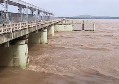 Flood Situation Worsens in Odisha&rsquo;s Jagatsinghpur as Mahanadi and Devi Rivers Overflow